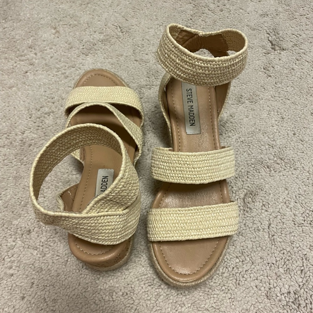 Steve Madden gently worn sandal